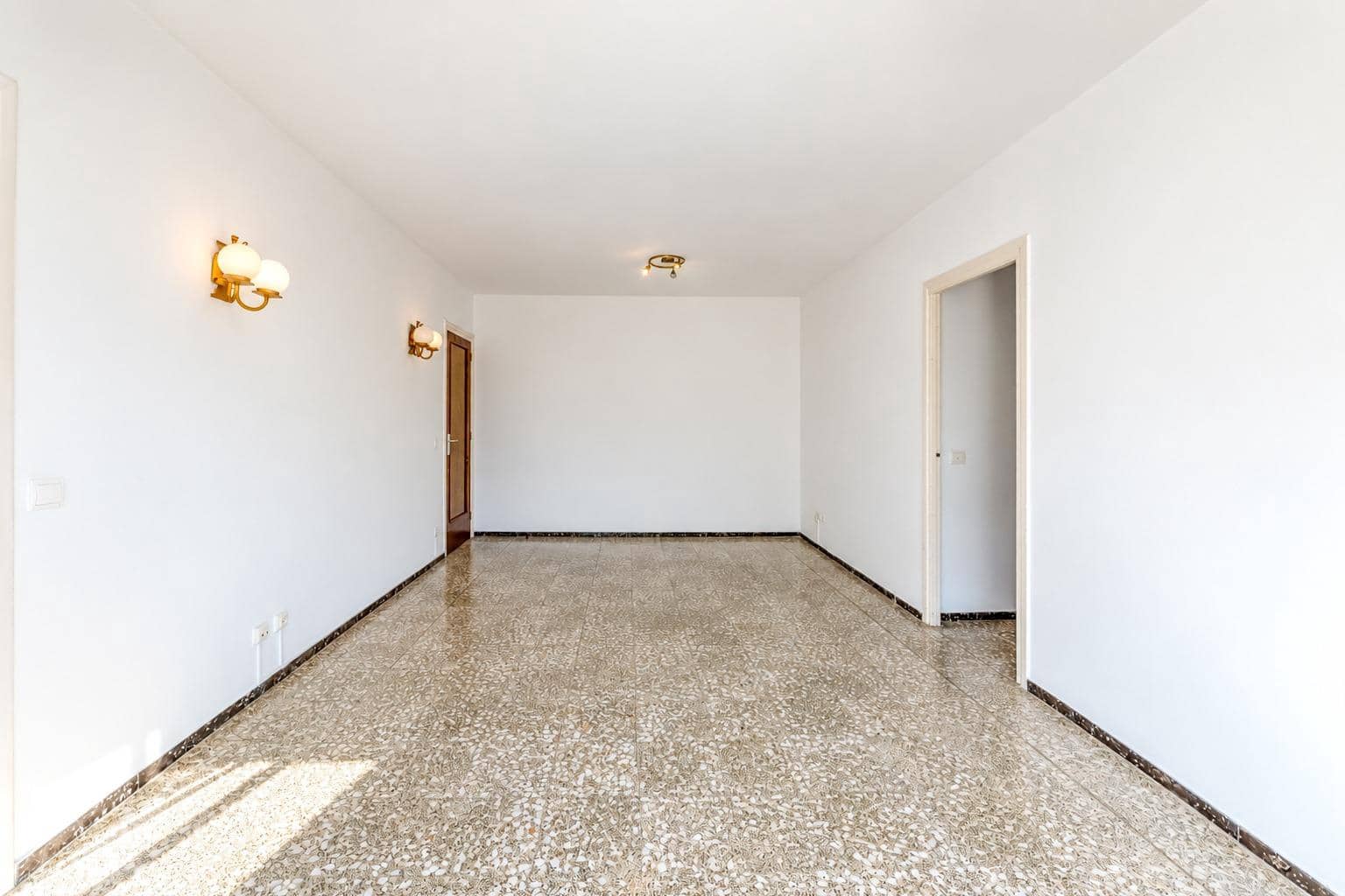 3 bedroom Flat for sale in Sitges - € 340,000 (Ref: 10129688)