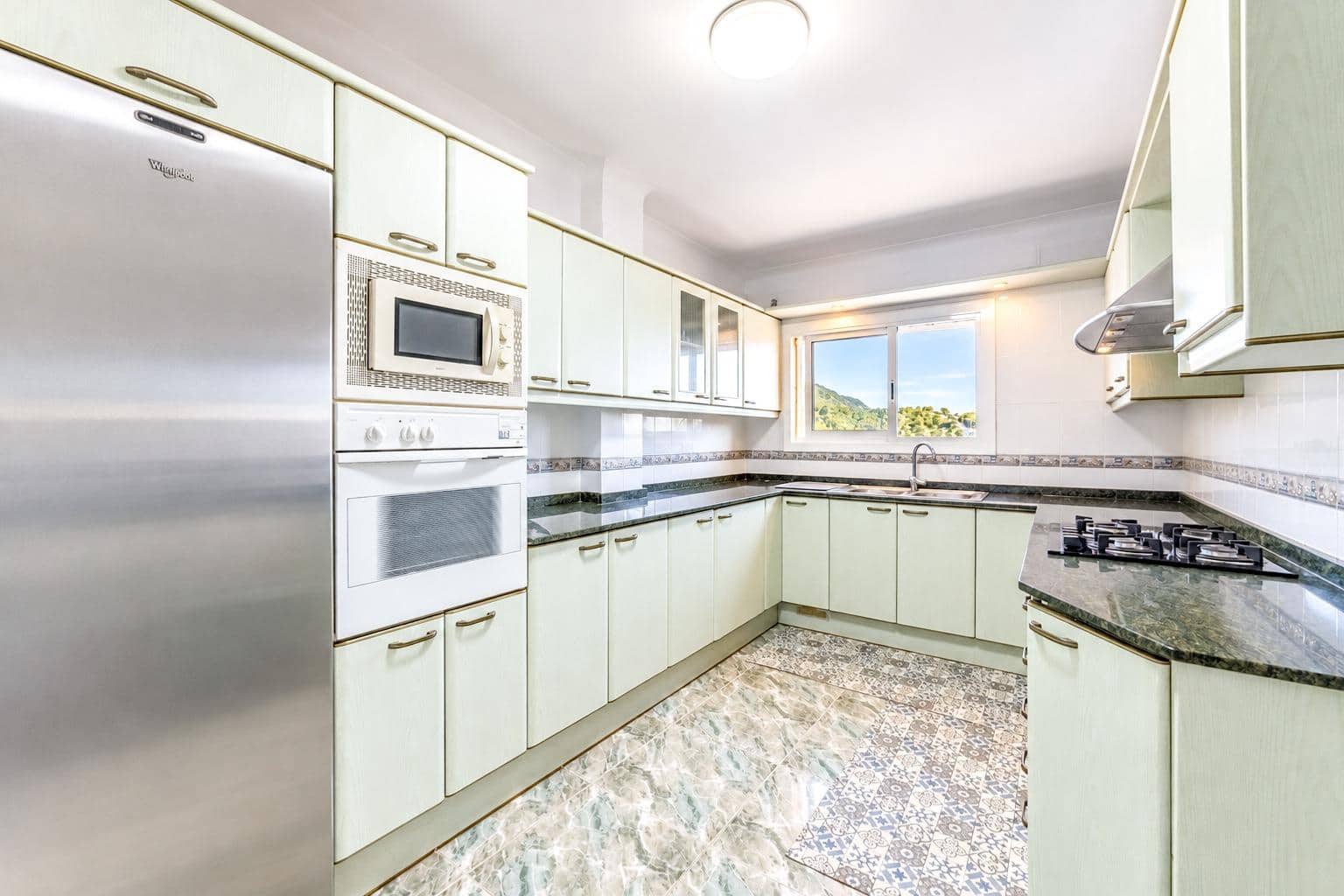 5 quarto Moradia para venda em Canyelles com piscina garagem - 440 000 € (Ref: 10129689)