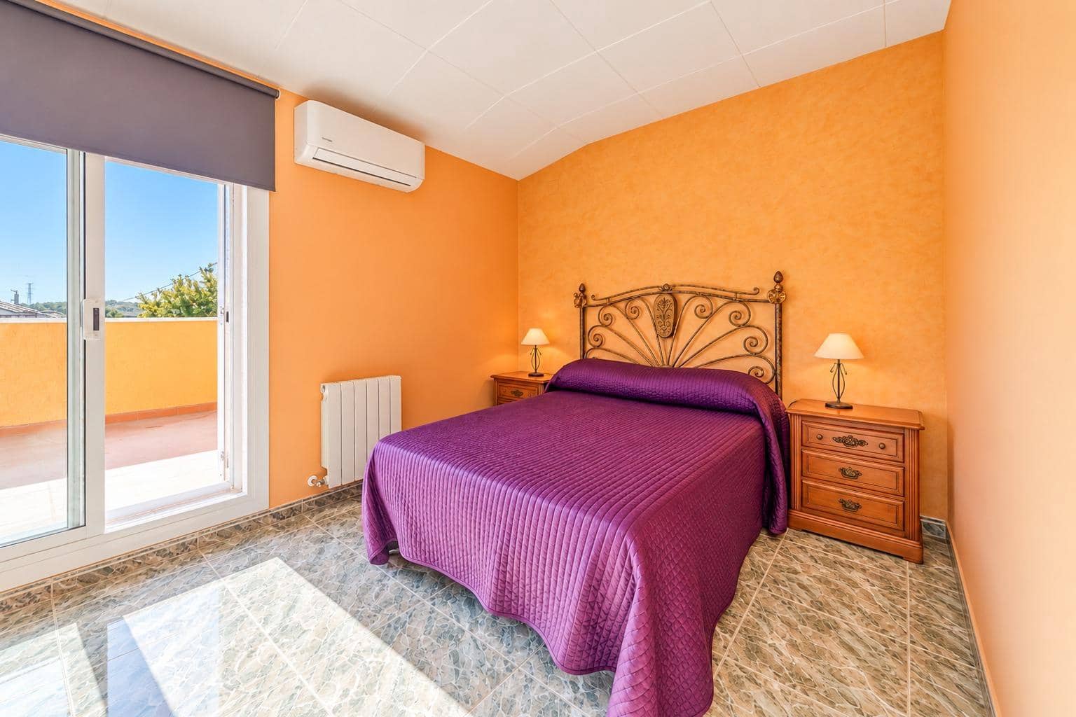5 quarto Moradia para venda em Canyelles com piscina garagem - 440 000 € (Ref: 10129689)