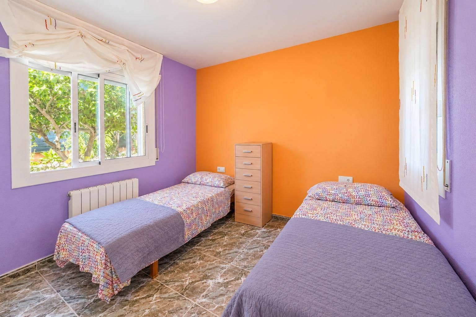 5 quarto Moradia para venda em Canyelles com piscina garagem - 440 000 € (Ref: 10129689)
