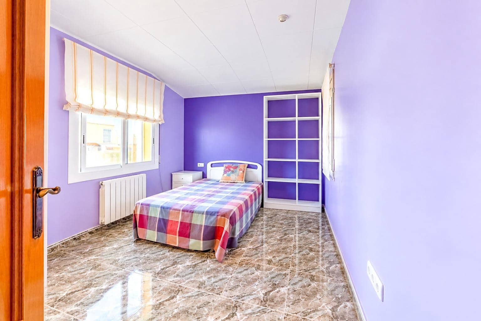 5 quarto Moradia para venda em Canyelles com piscina garagem - 440 000 € (Ref: 10129689)