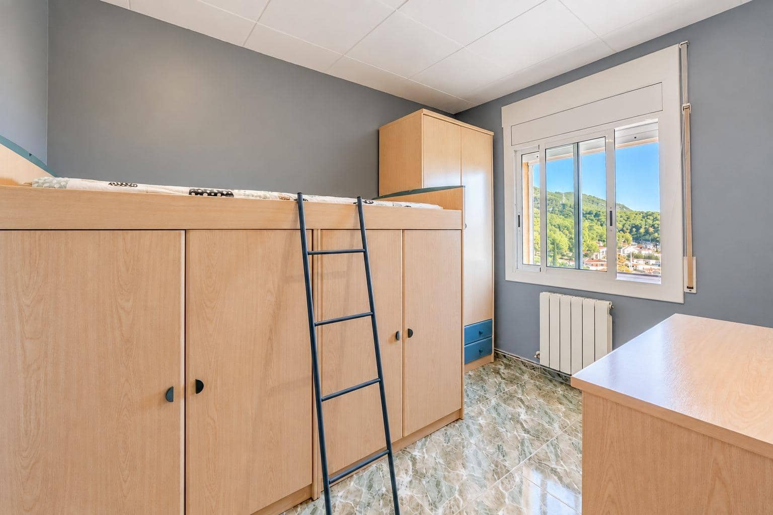 5 quarto Moradia para venda em Canyelles com piscina garagem - 440 000 € (Ref: 10129689)