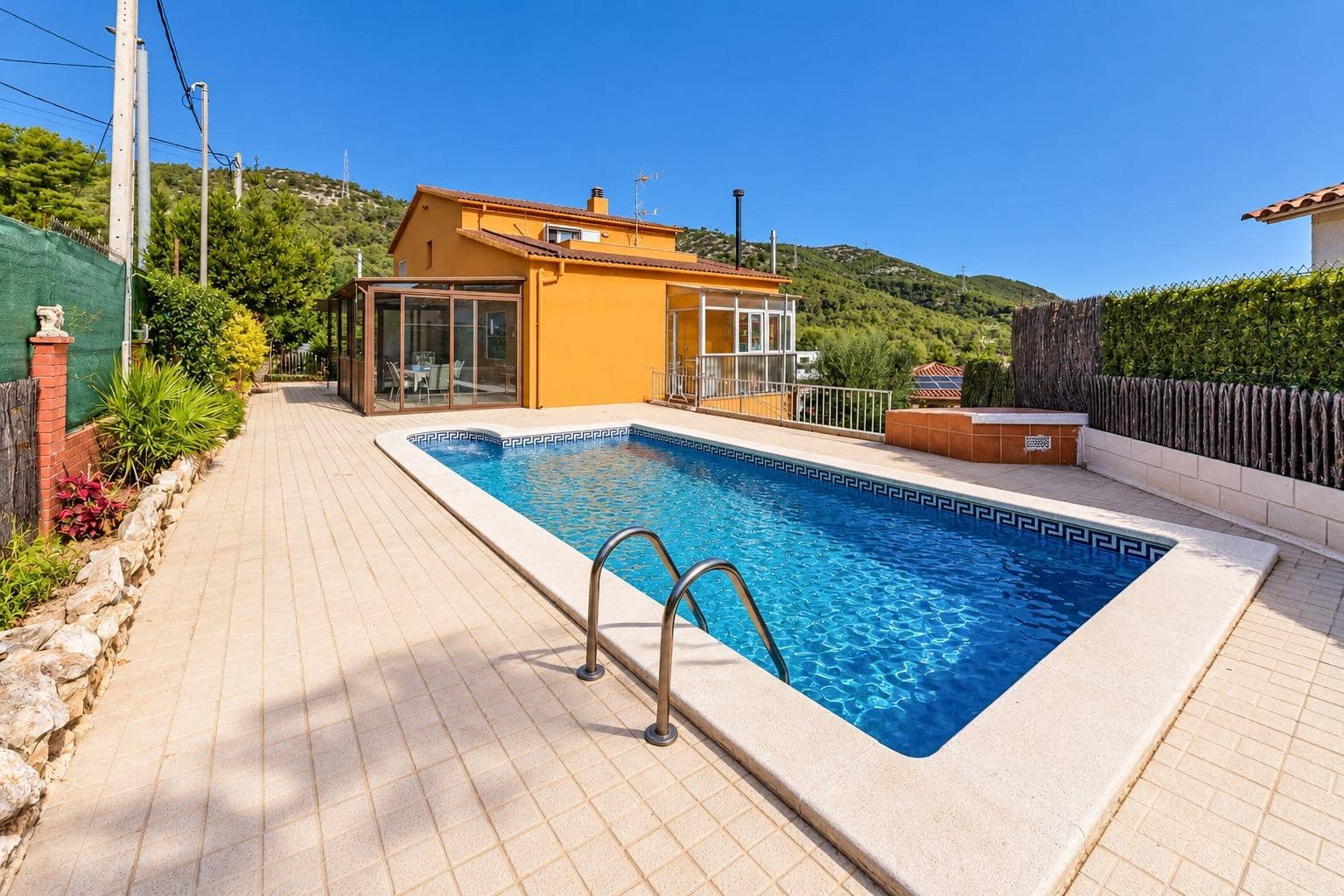 5 quarto Moradia para venda em Canyelles com piscina garagem - 440 000 € (Ref: 10129689)