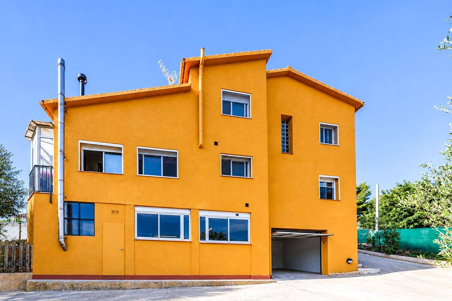 5 quarto Moradia para venda em Canyelles com piscina garagem - 440 000 € (Ref: 10129689)