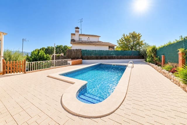 5 quarto Moradia para venda em Canyelles com piscina garagem - 440 000 € (Ref: 10129689)