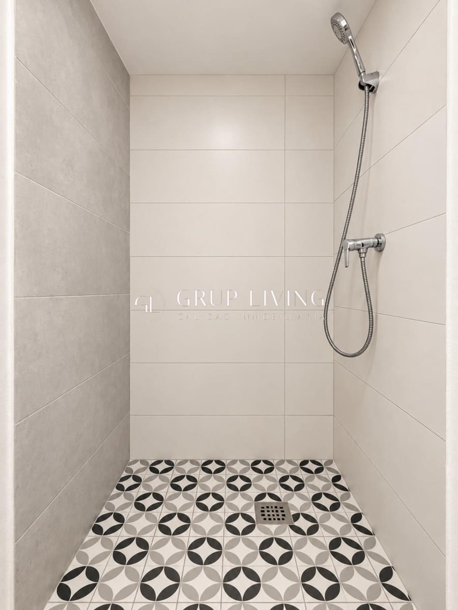 Commercial for rent in Sitges - € 700 (Ref: 10161601)