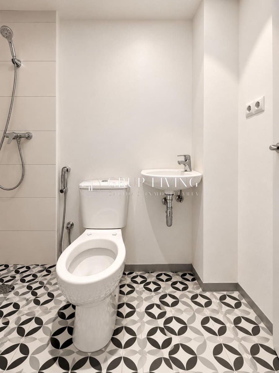 Commercial for rent in Sitges - € 700 (Ref: 10161601)