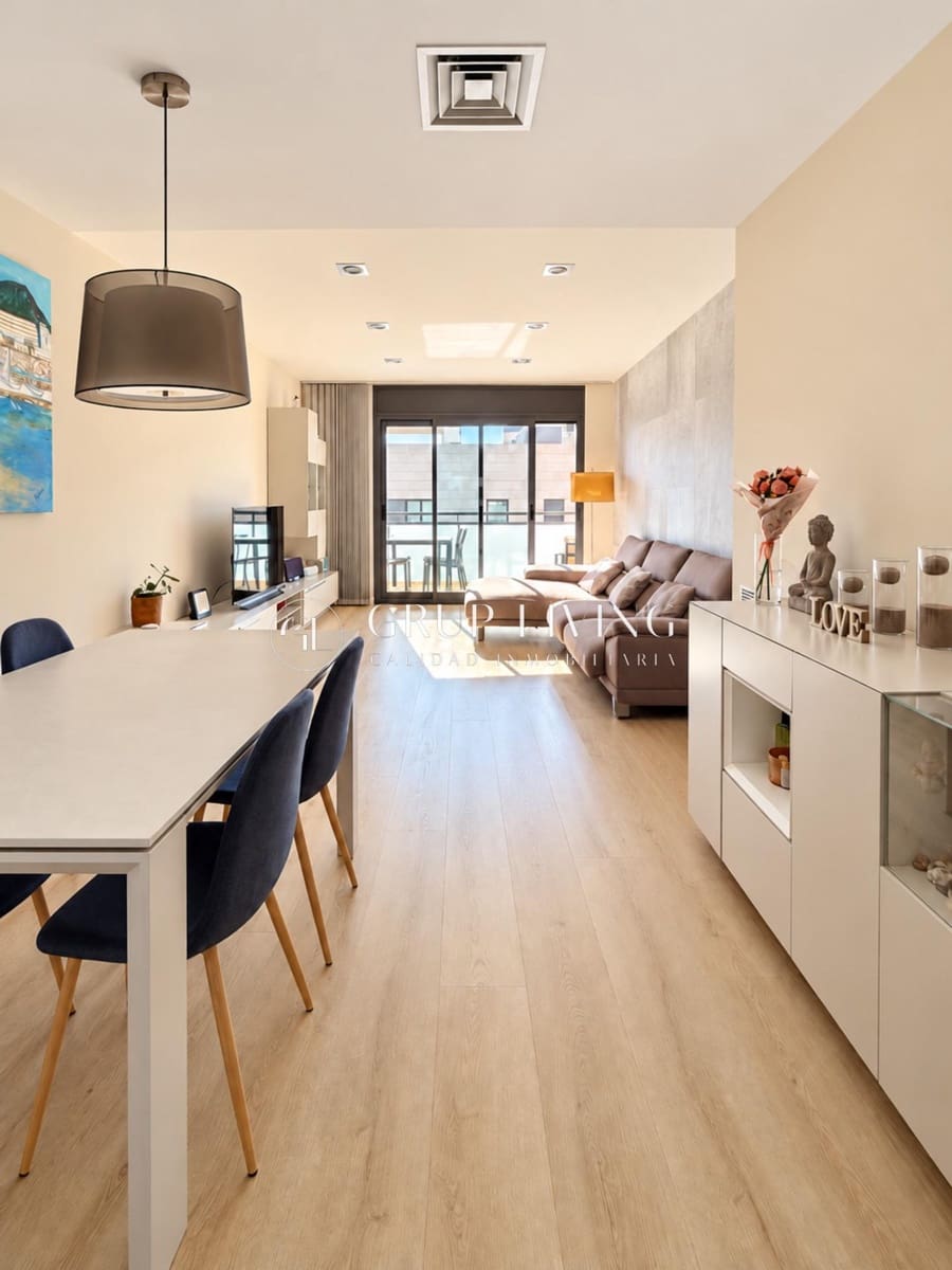 3 bedroom Flat for sale in Sitges with pool garage - € 780,000 (Ref: 10183033)