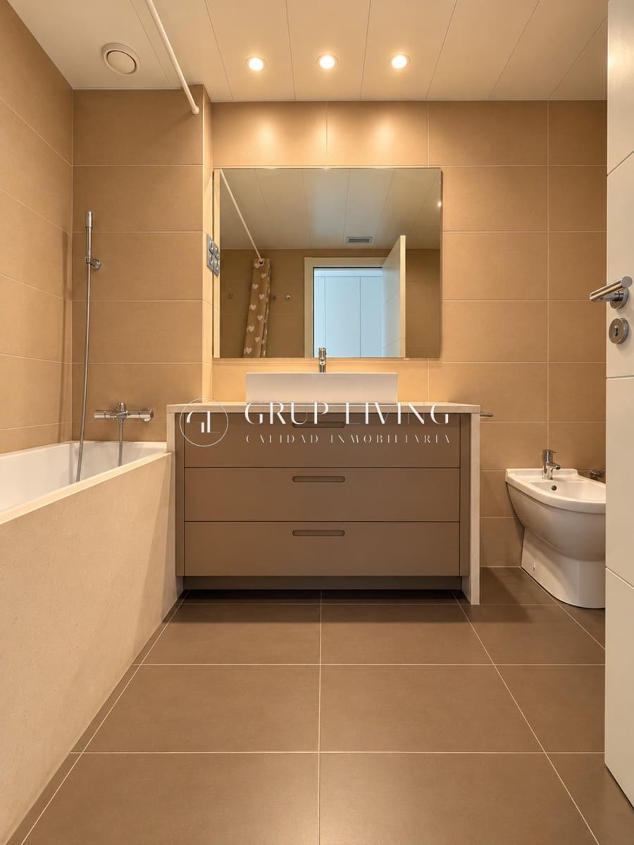 3 bedroom Flat for sale in Sitges with pool garage - € 780,000 (Ref: 10183033)