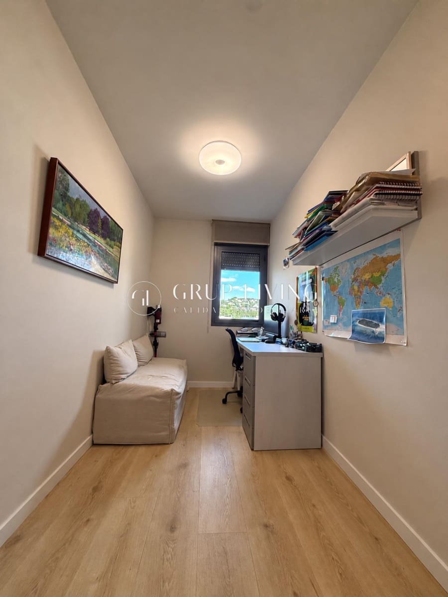 3 bedroom Flat for sale in Sitges with pool garage - € 780,000 (Ref: 10183033)