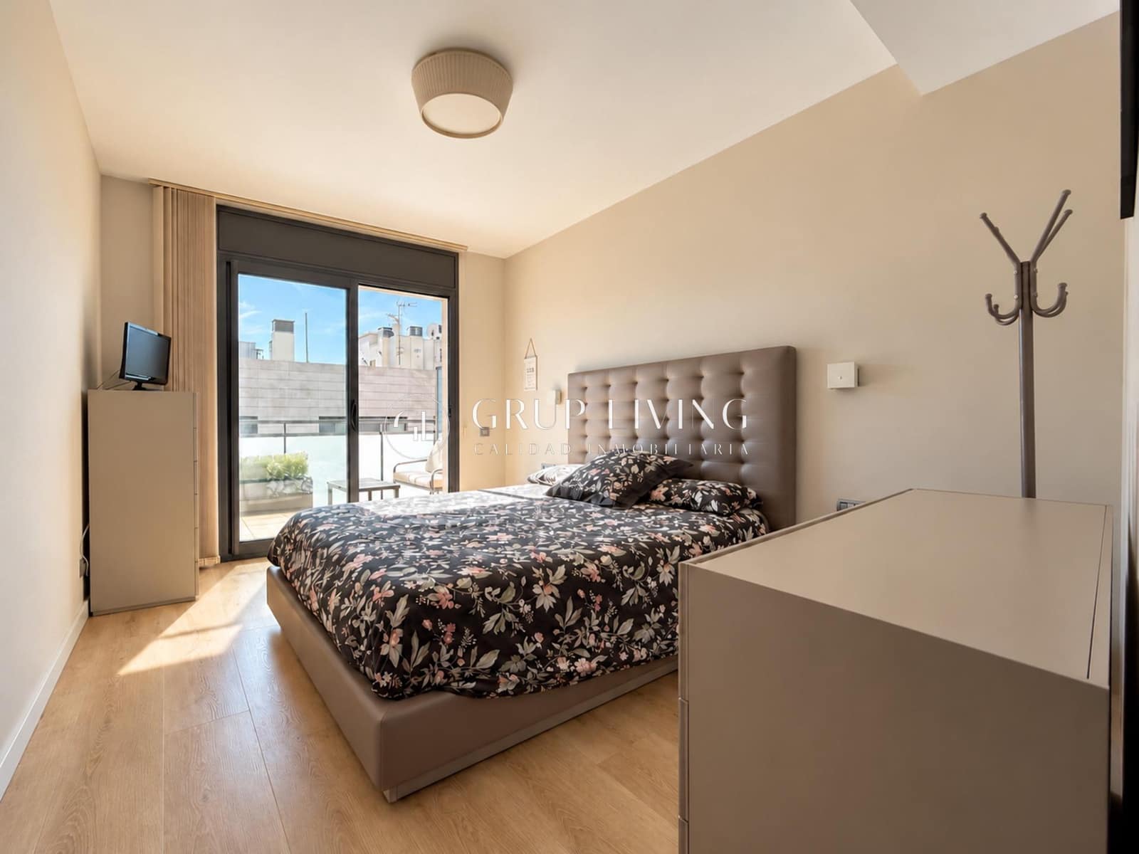 3 bedroom Flat for sale in Sitges with pool garage - € 780,000 (Ref: 10183033)
