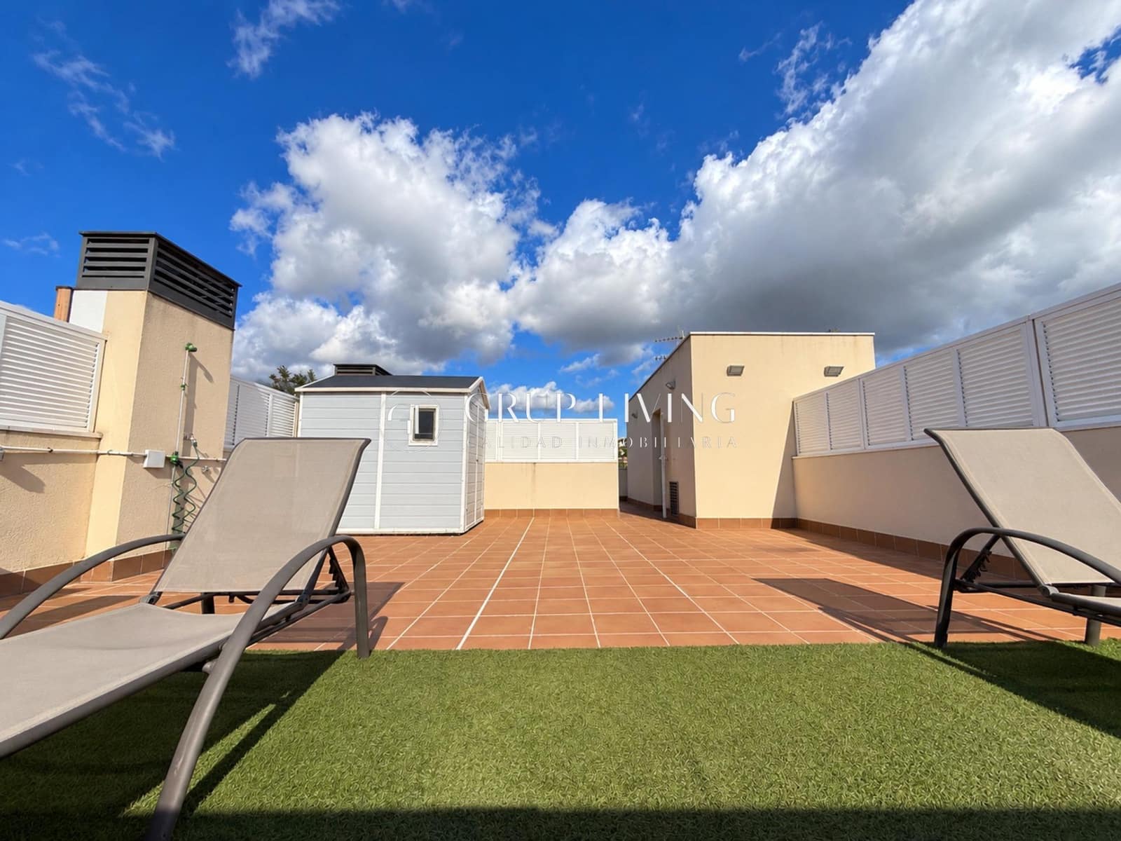 3 bedroom Flat for sale in Sitges with pool garage - € 780,000 (Ref: 10183033)