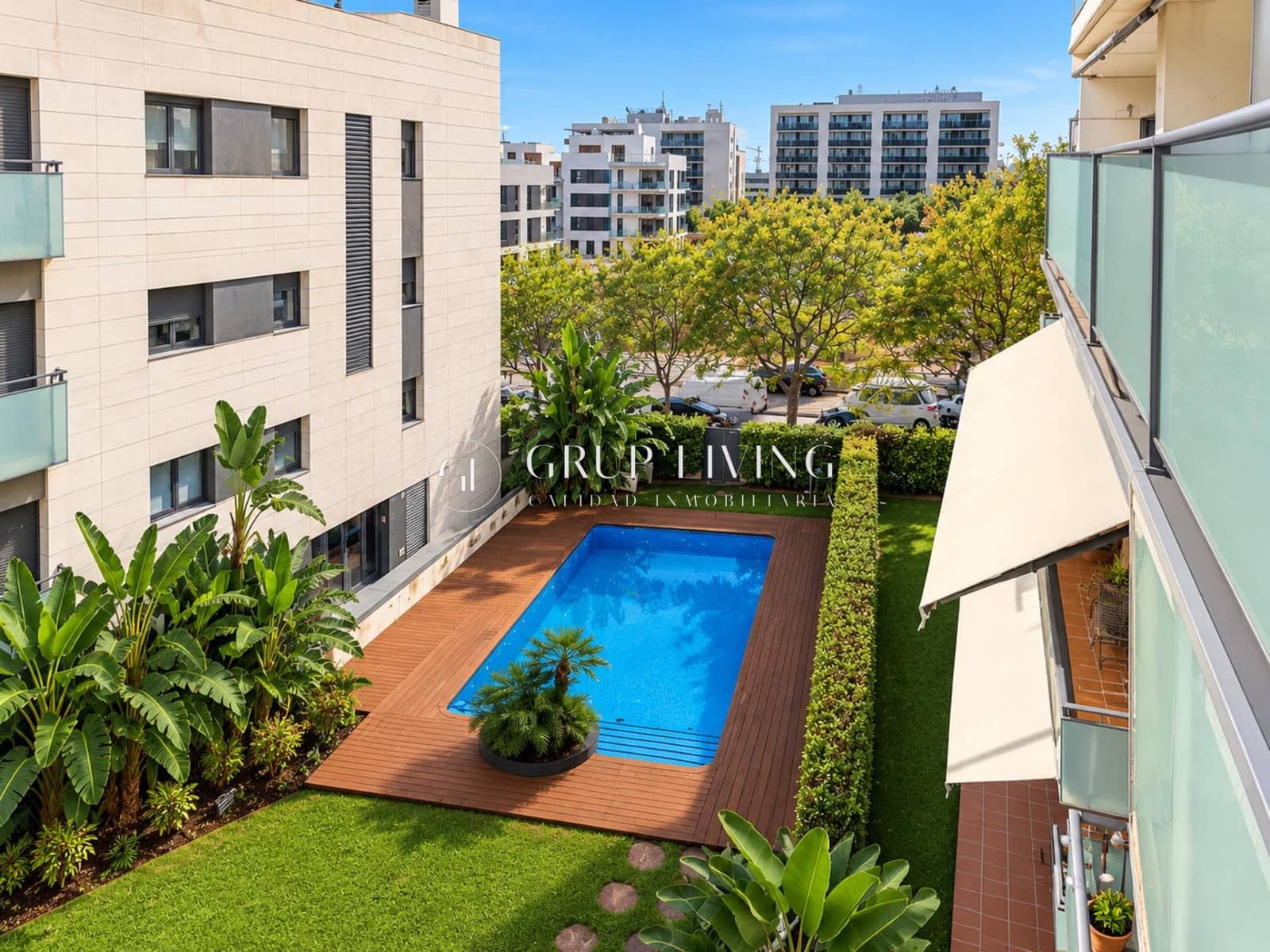 3 bedroom Flat for sale in Sitges with pool garage - € 780,000 (Ref: 10183033)