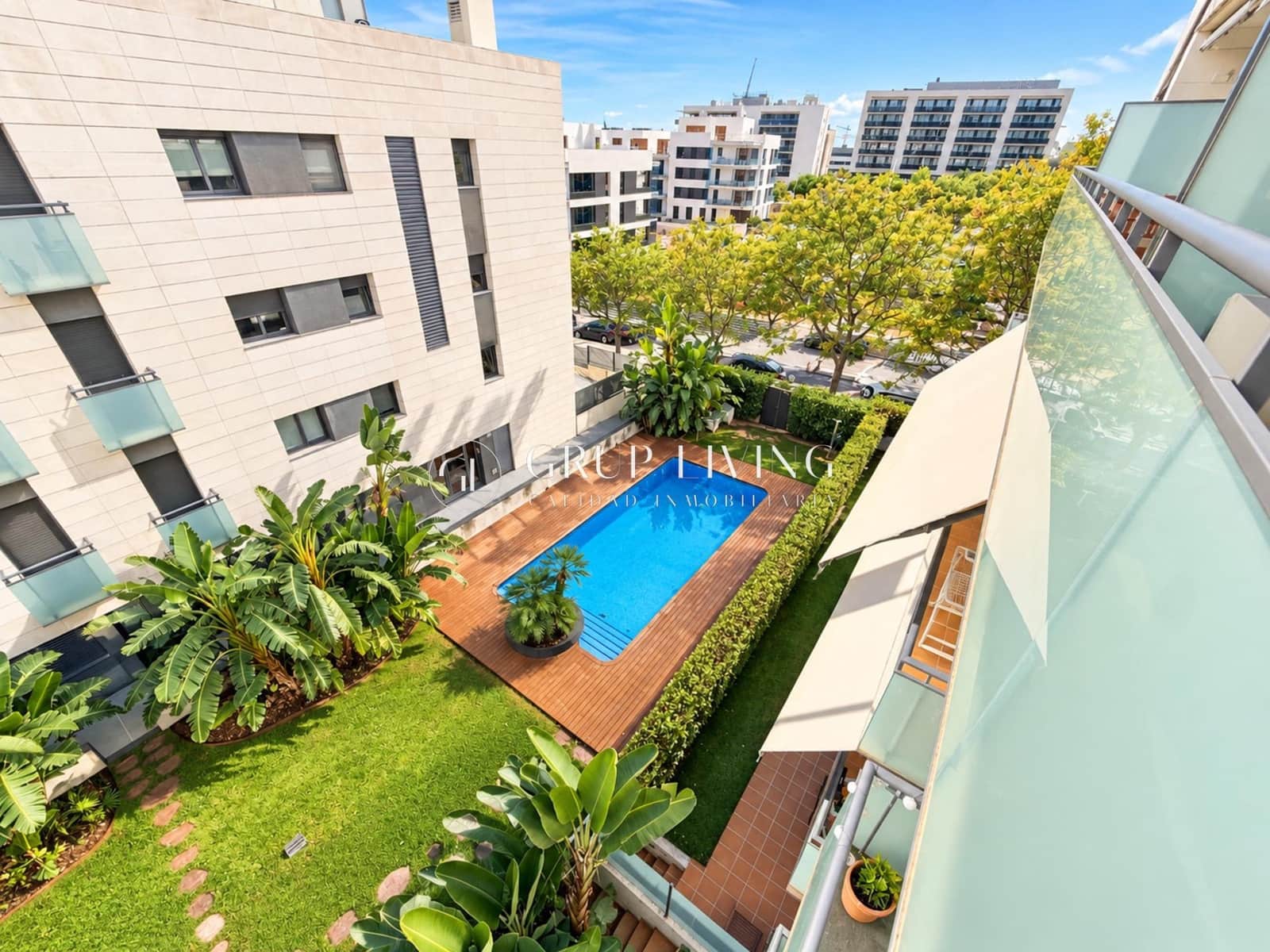 3 bedroom Flat for sale in Sitges with pool garage - € 780,000 (Ref: 10183033)