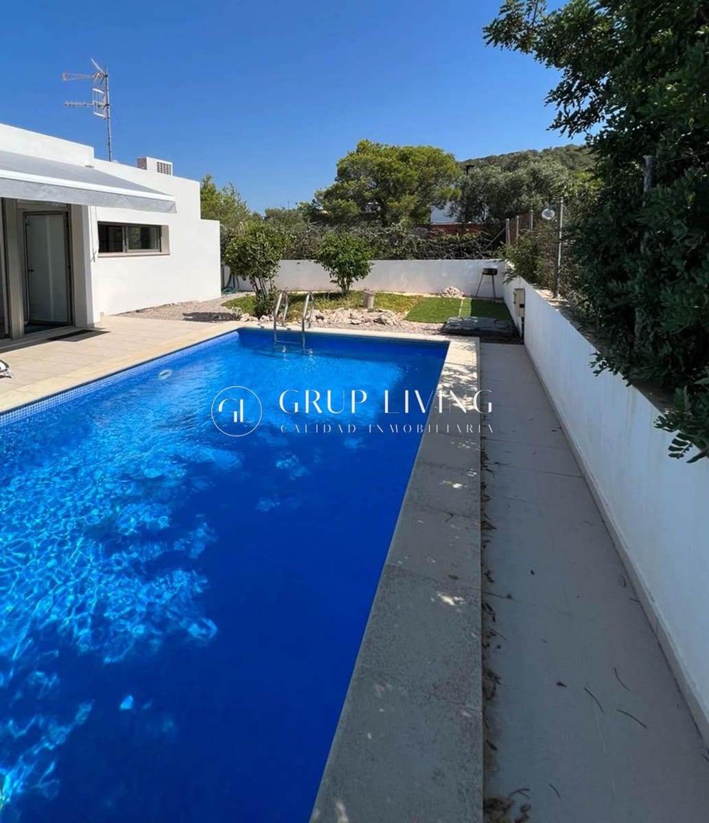 5 bedroom Villa for sale in Sitges with pool - € 899,000 (Ref: 2171489)