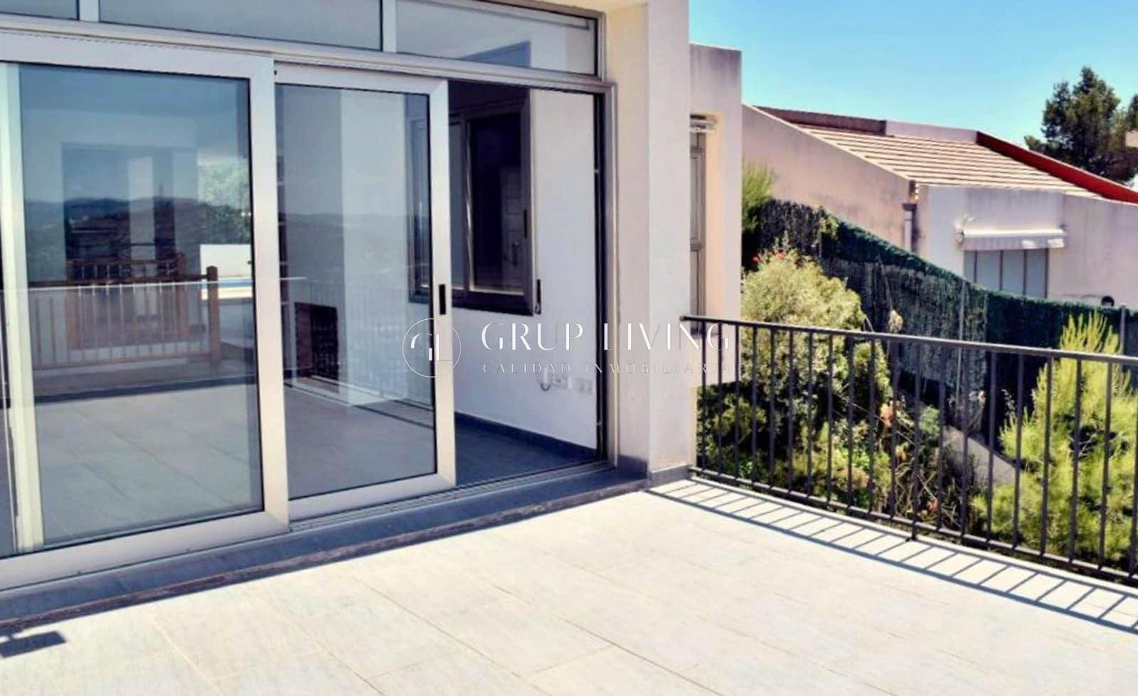 5 bedroom Villa for sale in Sitges with pool - € 899,000 (Ref: 2171489)