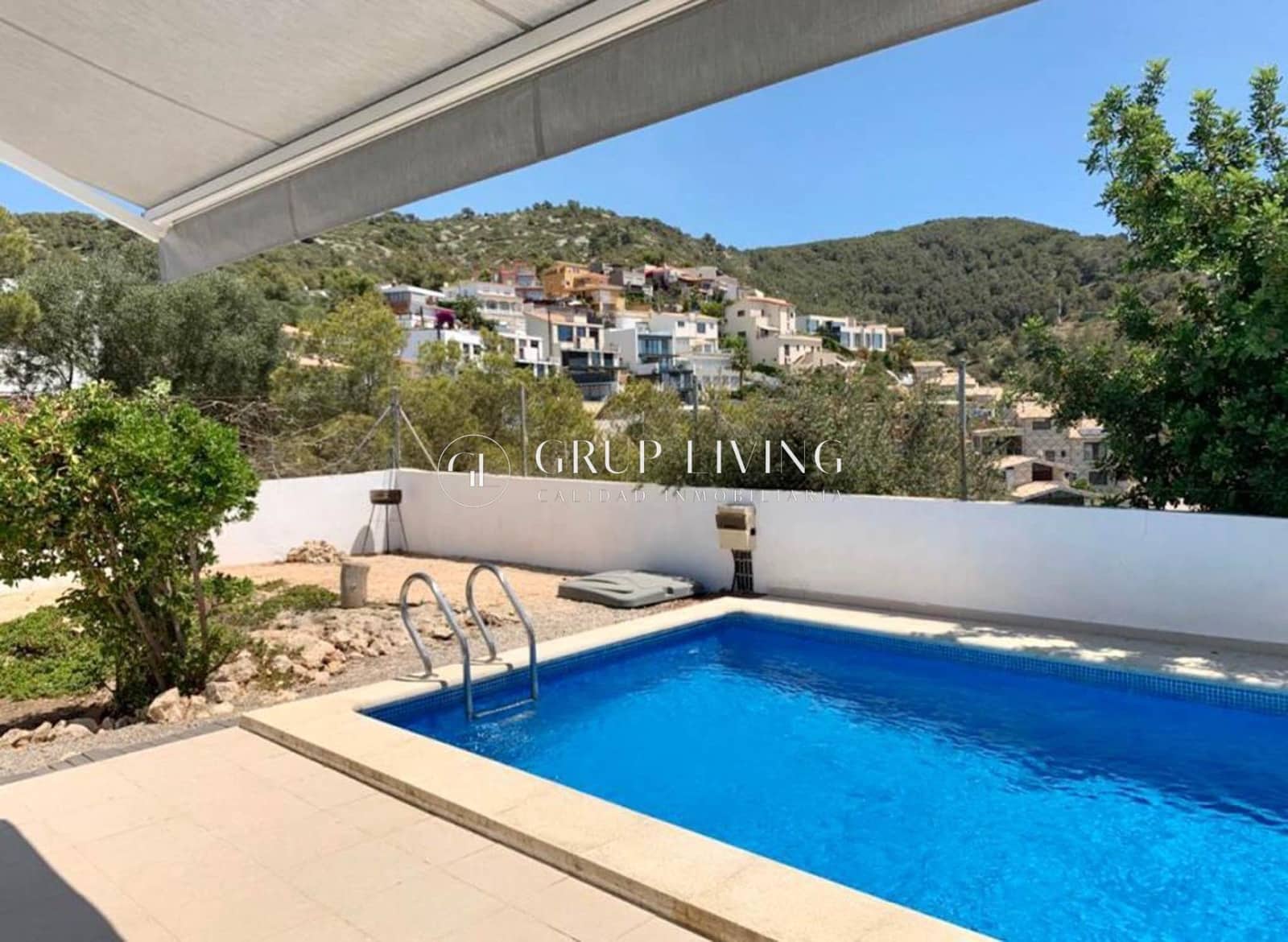 5 bedroom Villa for sale in Sitges with pool - € 899,000 (Ref: 2171489)