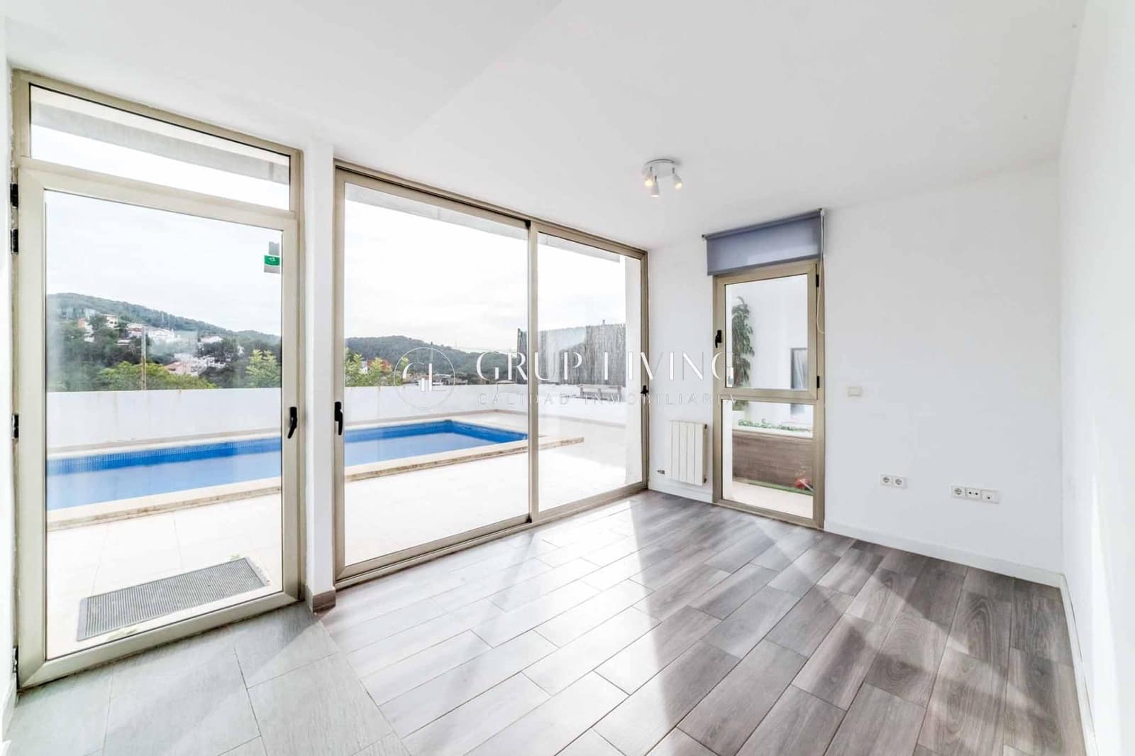 5 bedroom Villa for sale in Sitges with pool - € 899,000 (Ref: 2171489)