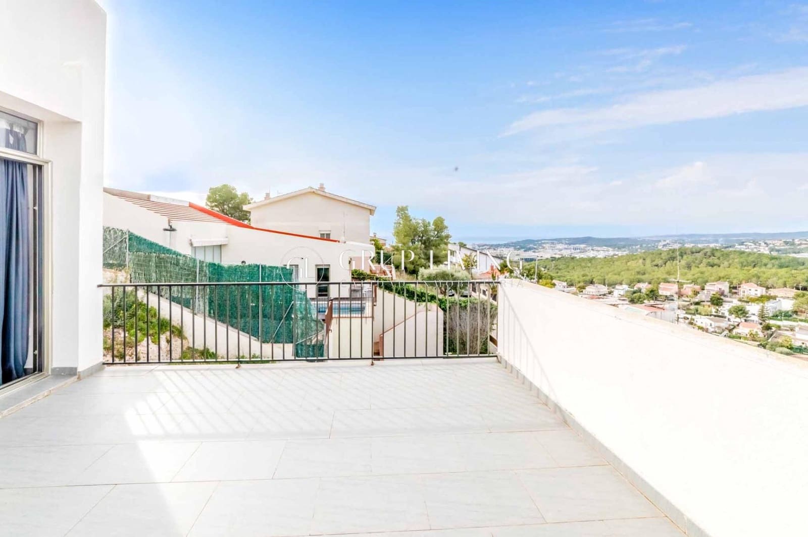 5 bedroom Villa for sale in Sitges with pool - € 899,000 (Ref: 2171489)