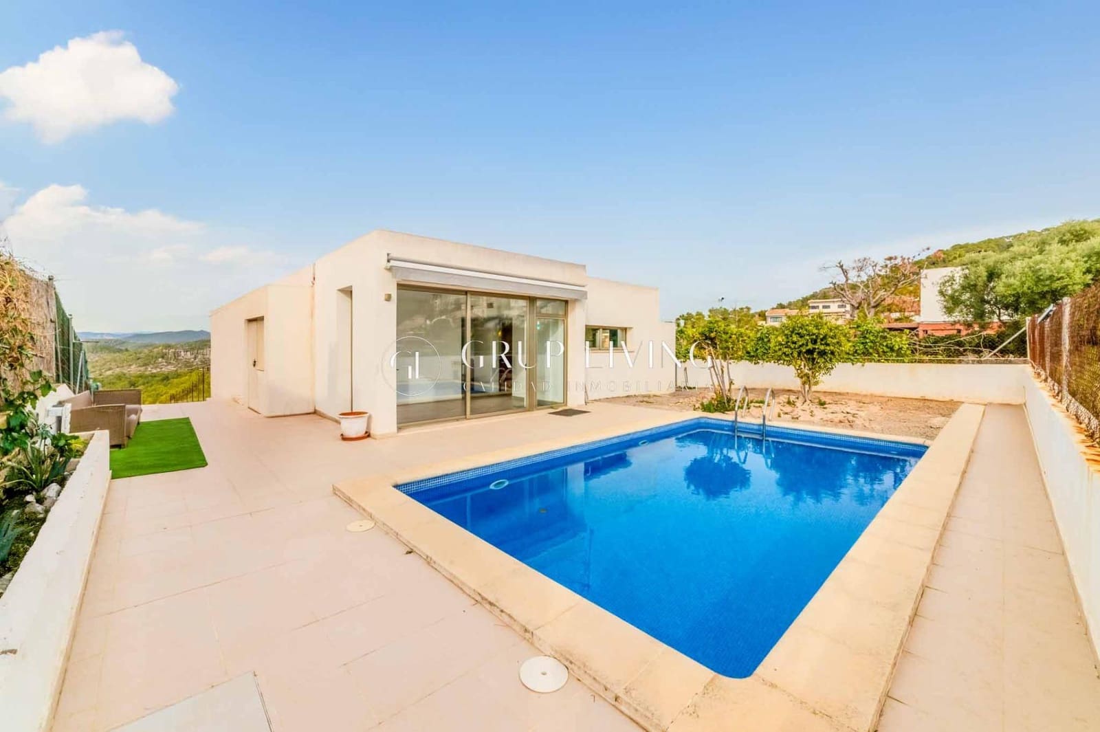 5 bedroom Villa for sale in Sitges with pool - € 899,000 (Ref: 2171489)