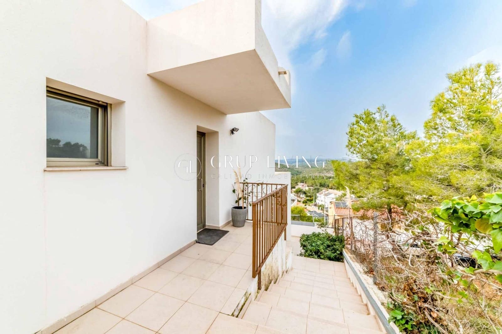 5 bedroom Villa for sale in Sitges with pool - € 899,000 (Ref: 2171489)