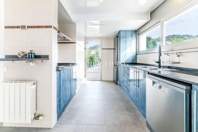 5 chambre Villa/Maison à vendre à Sitges avec piscine - 899 000 € (Ref: 2171489)