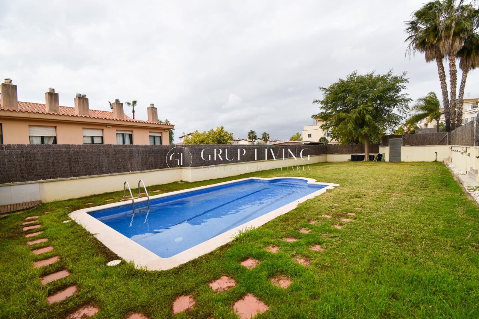 4 sovrum Lägenhet till salu i Sitges med pool garage - 625 000 € (Ref: 2678927)