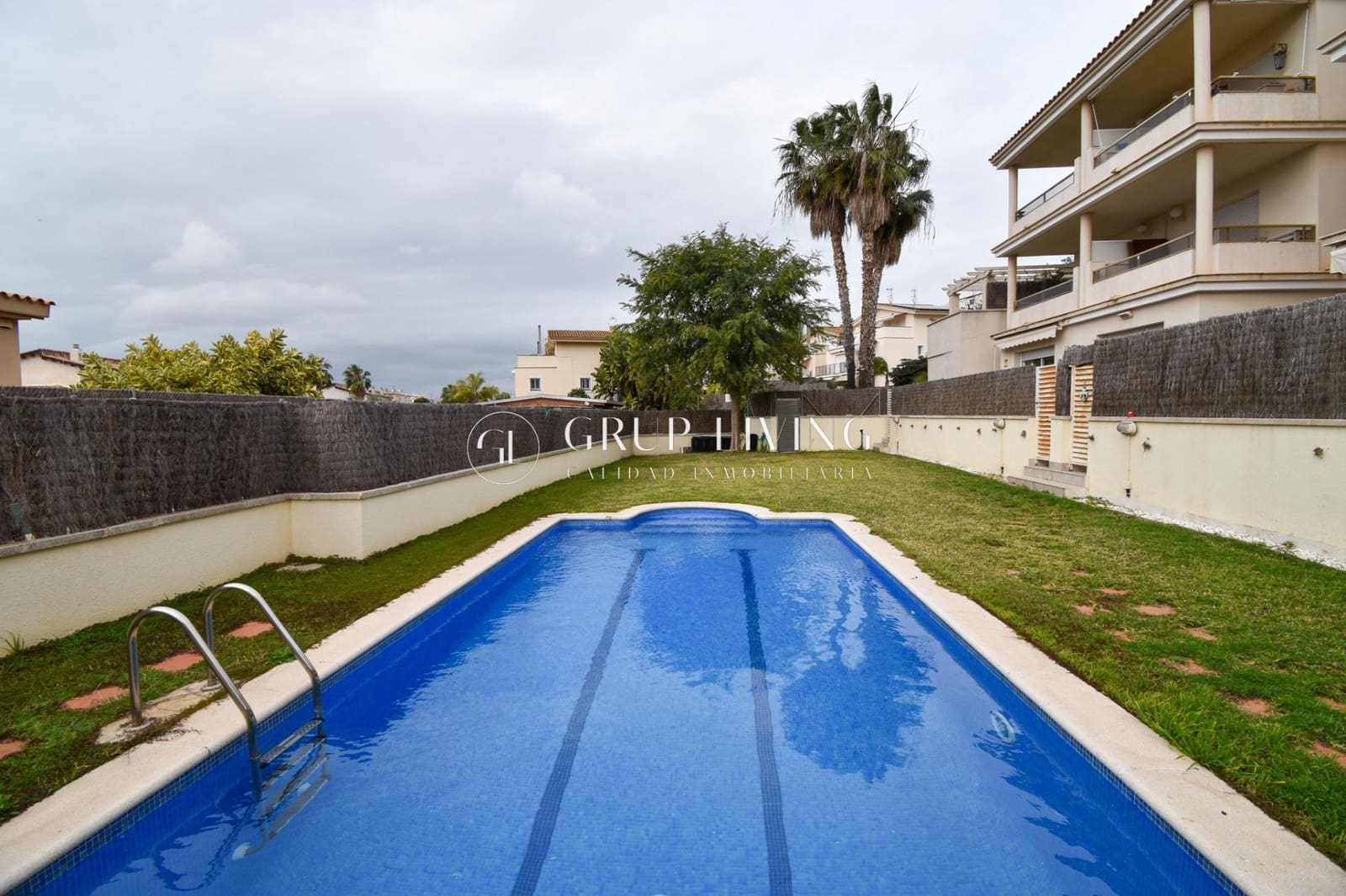 4 sovrum Lägenhet till salu i Sitges med pool garage - 625 000 € (Ref: 2678927)
