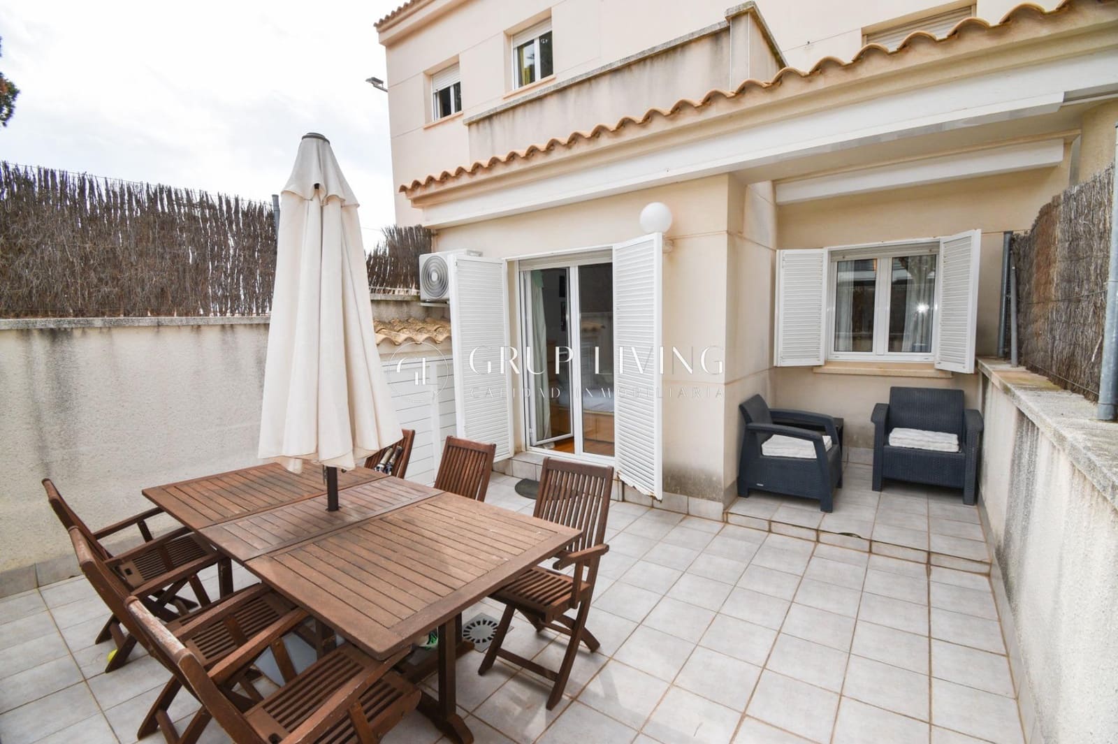Piso de 4 habitaciones en Sitges en venta con piscina garaje - 550.000 € (Ref: 2678927)