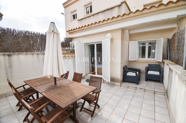 Piso de 4 habitaciones en Sitges en venta con piscina garaje - 550.000 € (Ref: 2678927)