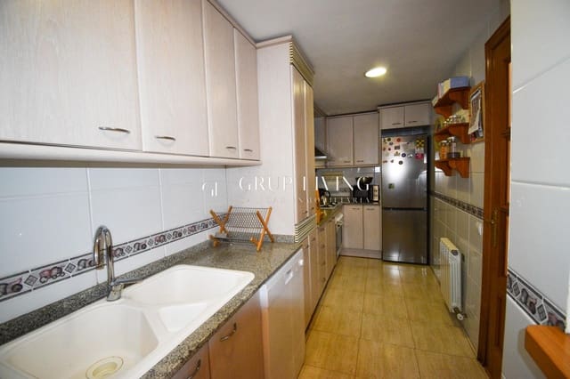 Piso de 4 habitaciones en Sitges en venta con piscina garaje - 550.000 € (Ref: 2678927)