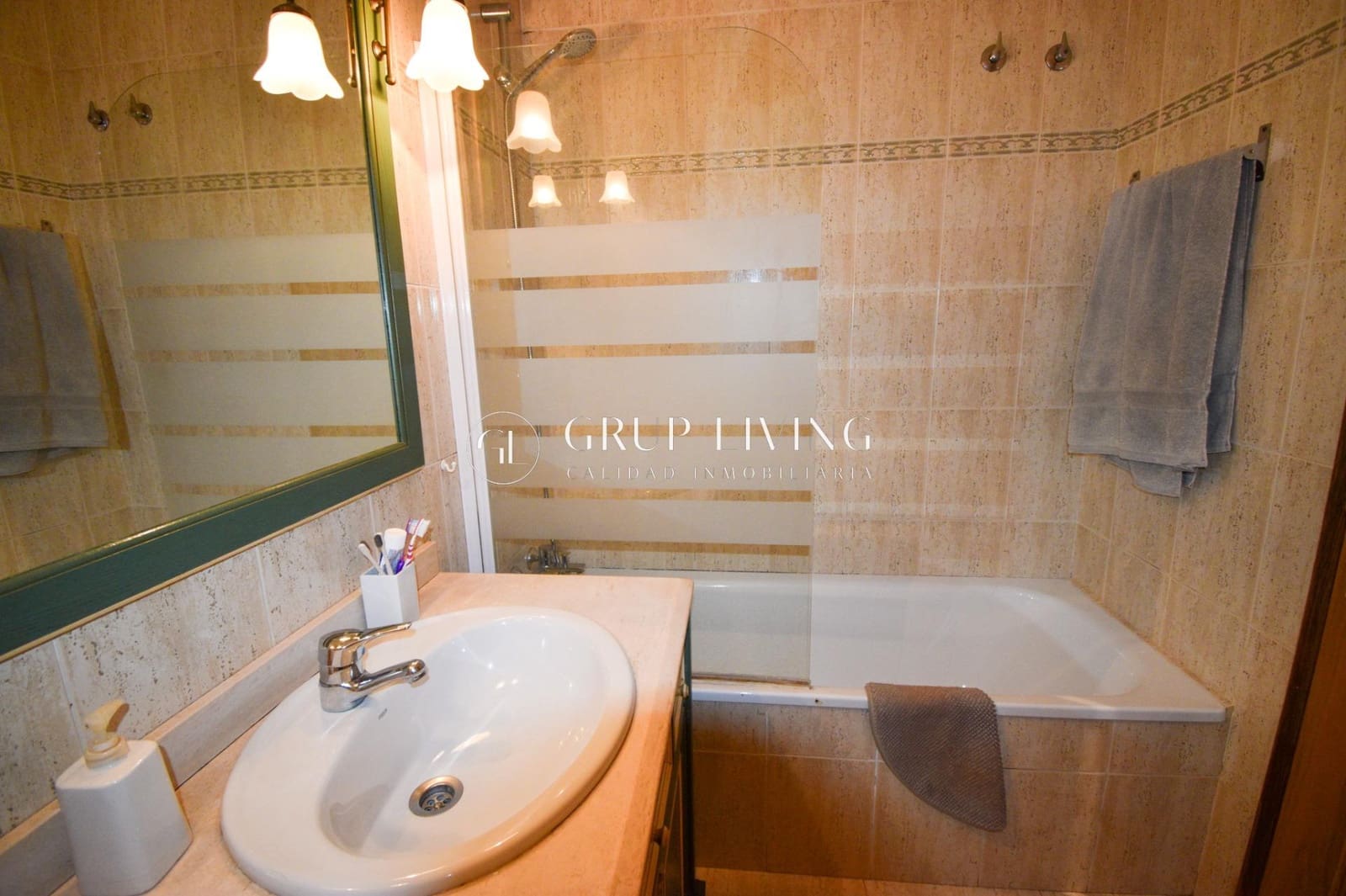 Piso de 4 habitaciones en Sitges en venta con piscina garaje - 550.000 € (Ref: 2678927)