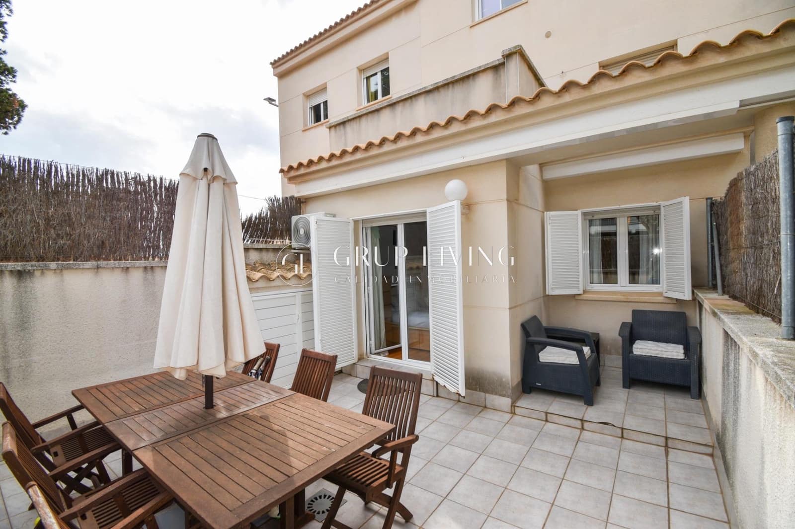 Piso de 4 habitaciones en Sitges en venta con piscina garaje - 550.000 € (Ref: 2678927)