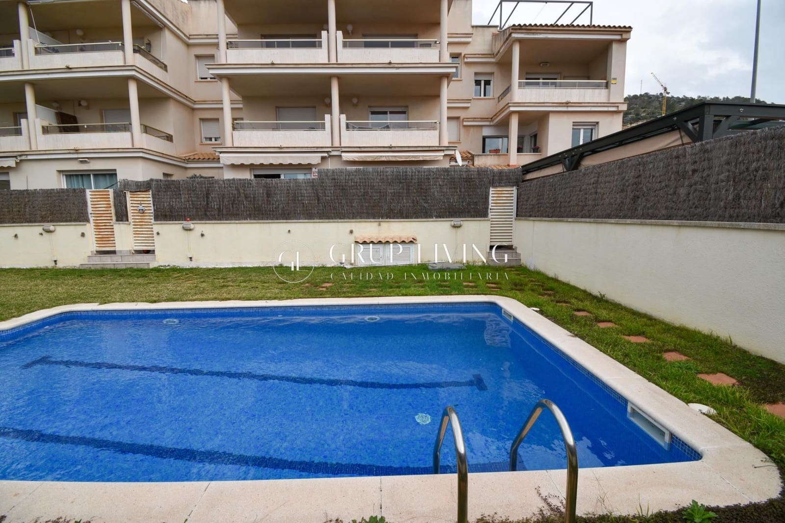 Piso de 4 habitaciones en Sitges en venta con piscina garaje - 550.000 € (Ref: 2678927)