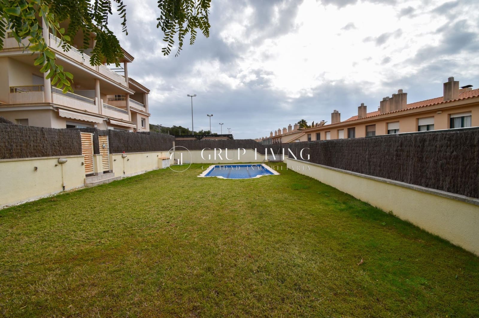 Piso de 4 habitaciones en Sitges en venta con piscina garaje - 550.000 € (Ref: 2678927)