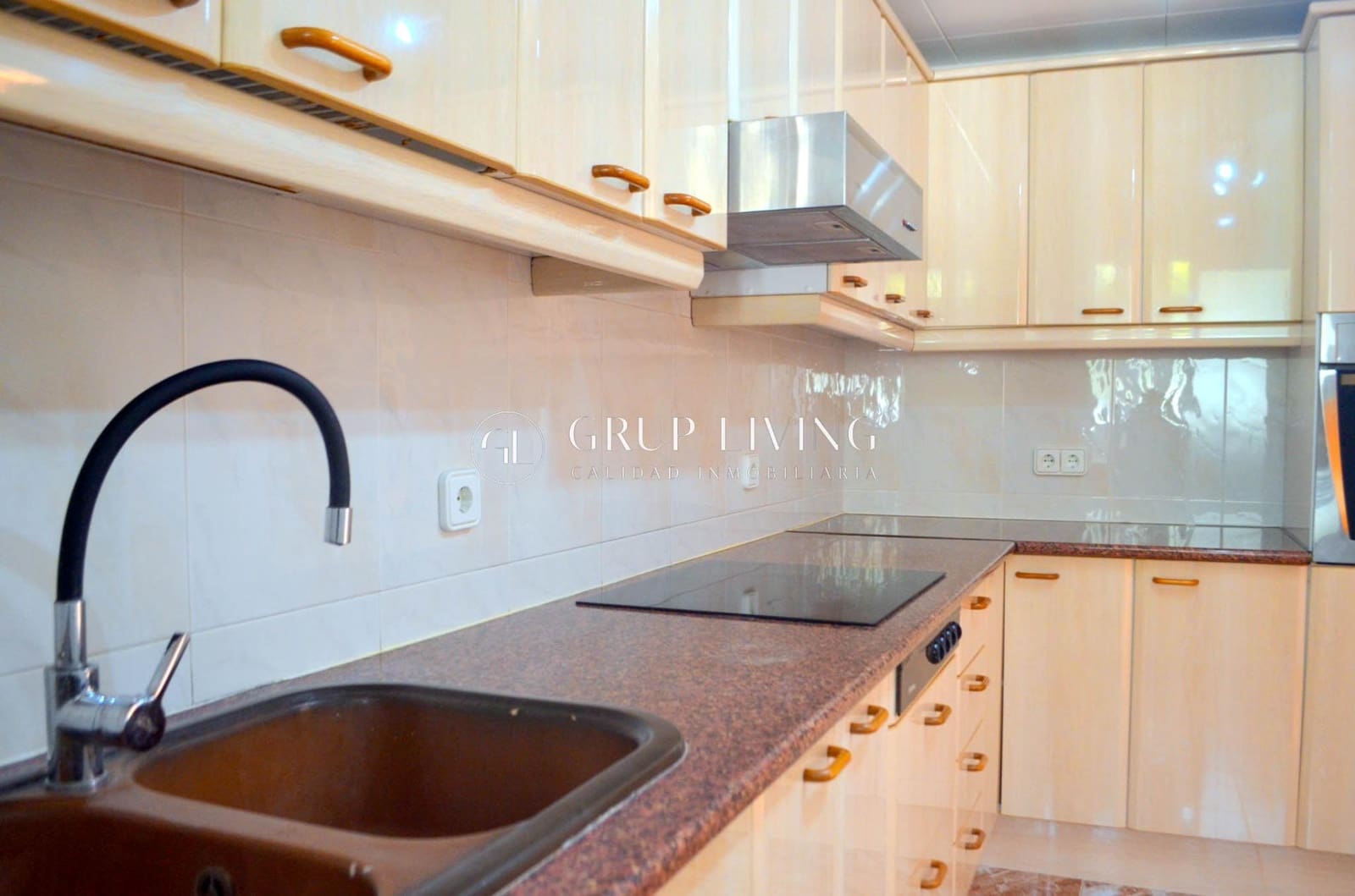 3 bedroom Flat for rent in Sitges with pool - € 1,588 (Ref: 3232459)