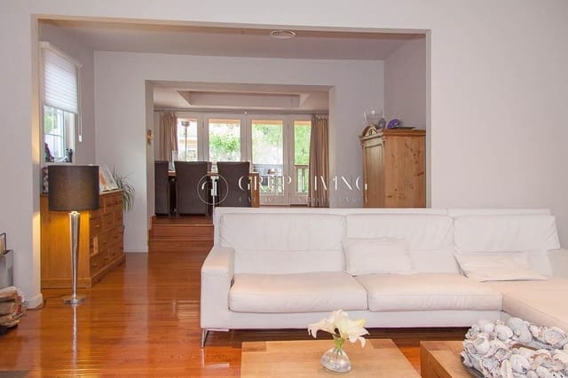 Villa/Maison de 4 chambres à louer à Olivella avec piscine garage - 3 400 € (Ref: 4328309)