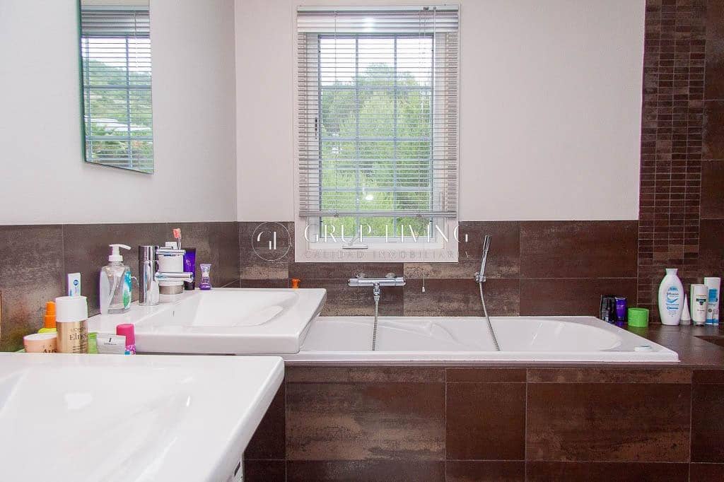 4 sypialnia Willa do wynajęcia w Olivella z basenem garażem - 3 400 € (Ref: 4328309)