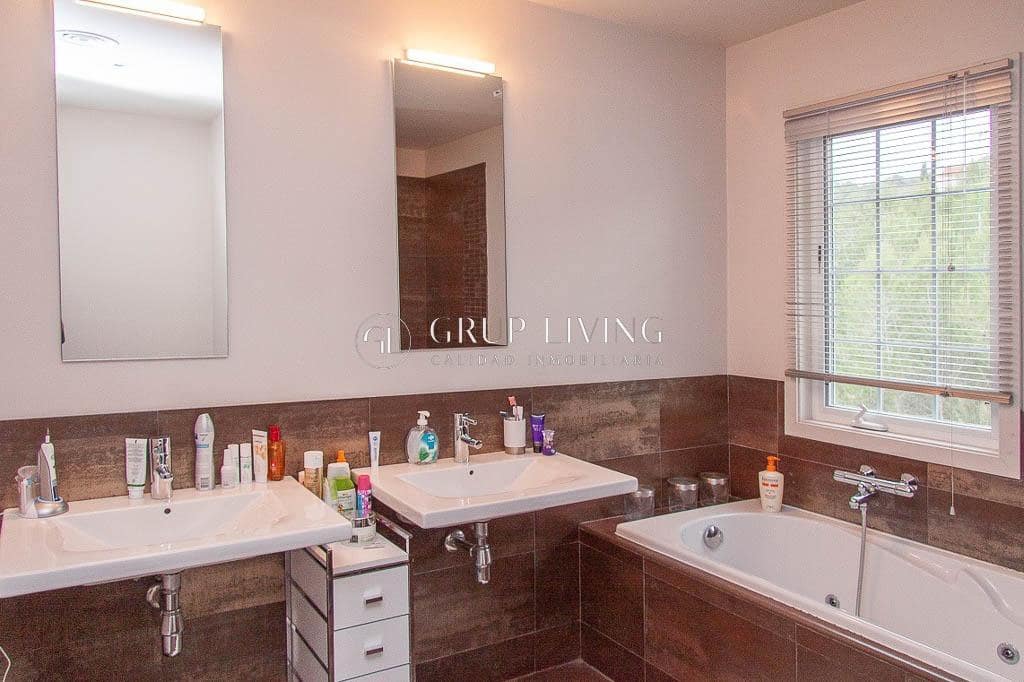 4 sypialnia Willa do wynajęcia w Olivella z basenem garażem - 3 400 € (Ref: 4328309)