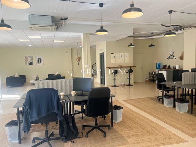 Commercial for rent in Sitges with garage - € 5,000 (Ref: 4540456)