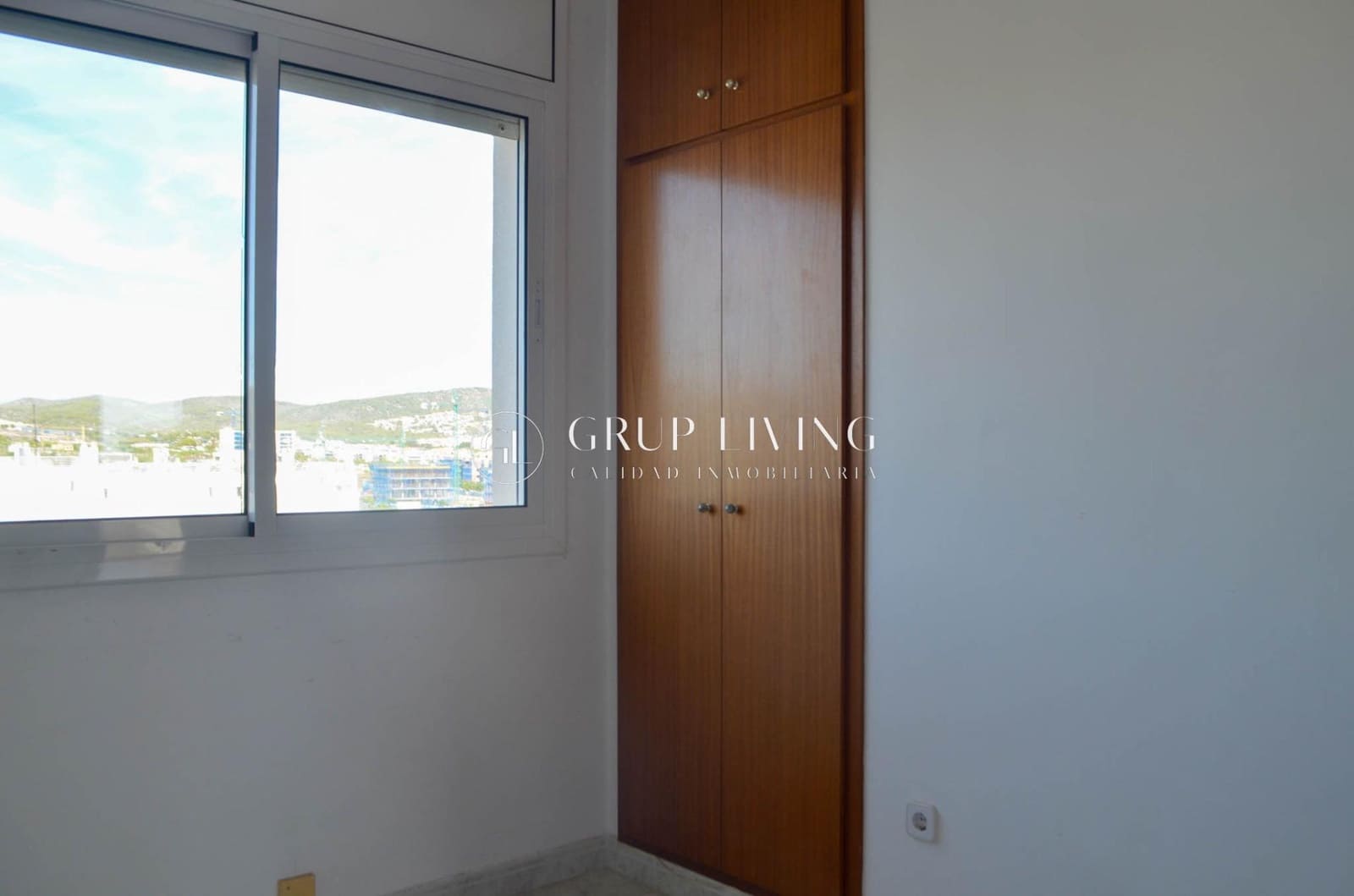 3 bedroom Flat for rent in Sitges with pool garage - € 1,550 (Ref: 6409587)