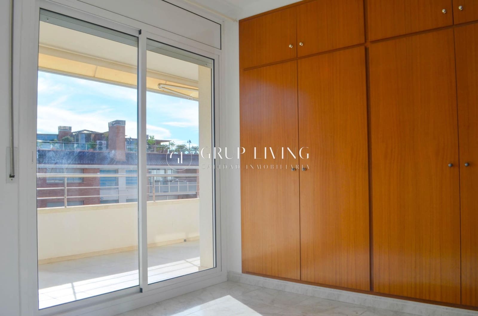 3 bedroom Flat for rent in Sitges with pool garage - € 1,550 (Ref: 6409587)