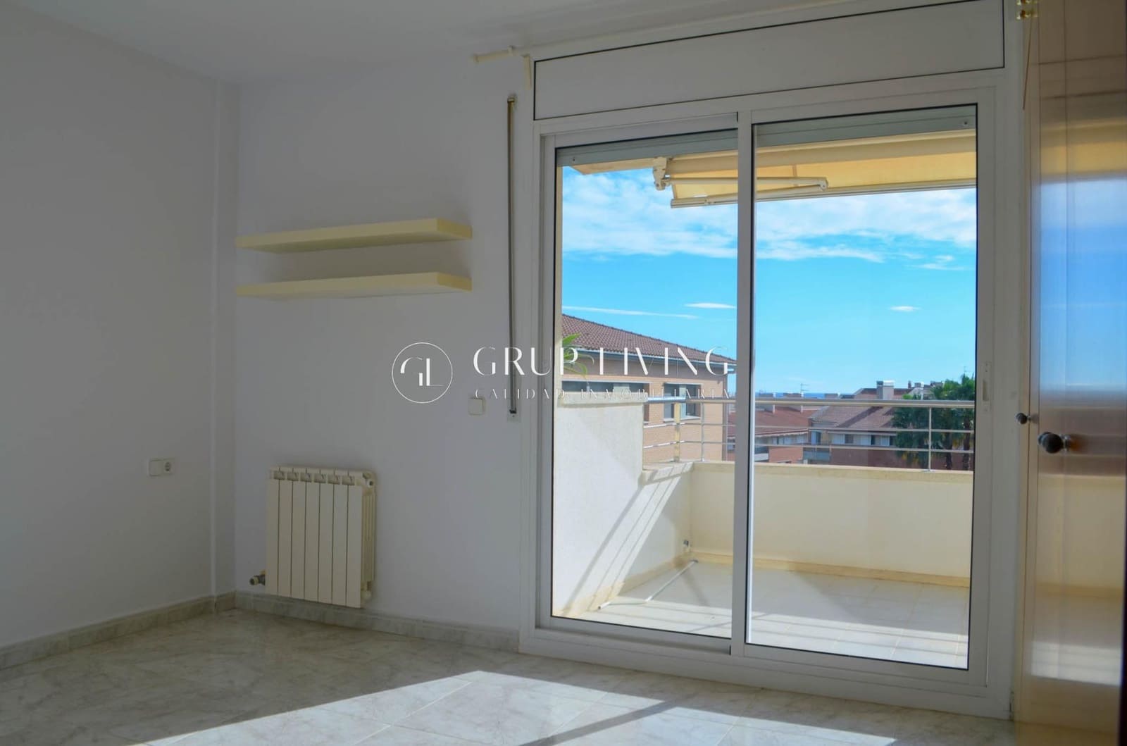 3 bedroom Flat for rent in Sitges with pool garage - € 1,550 (Ref: 6409587)