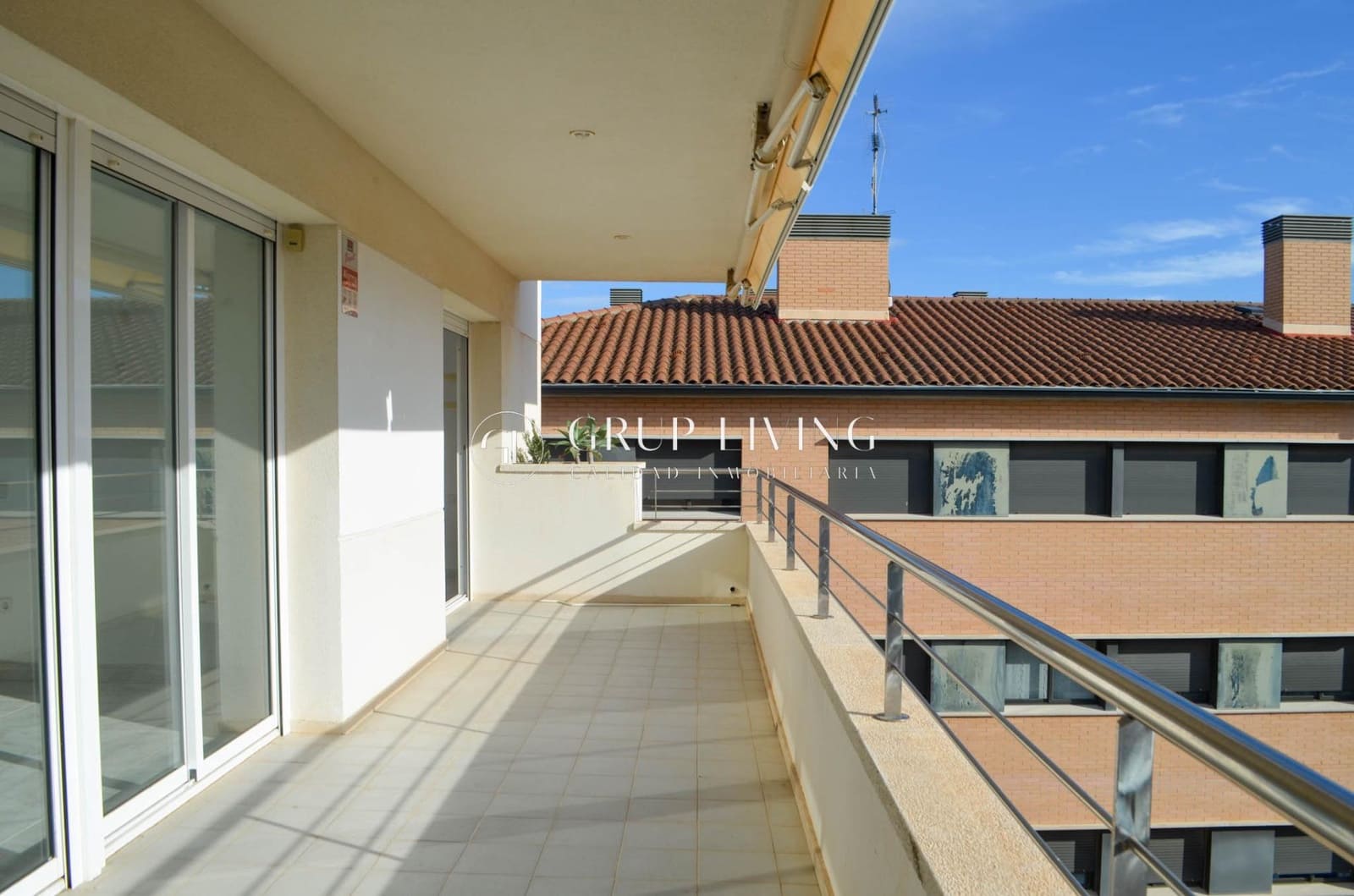 3 bedroom Flat for rent in Sitges with pool garage - € 1,550 (Ref: 6409587)