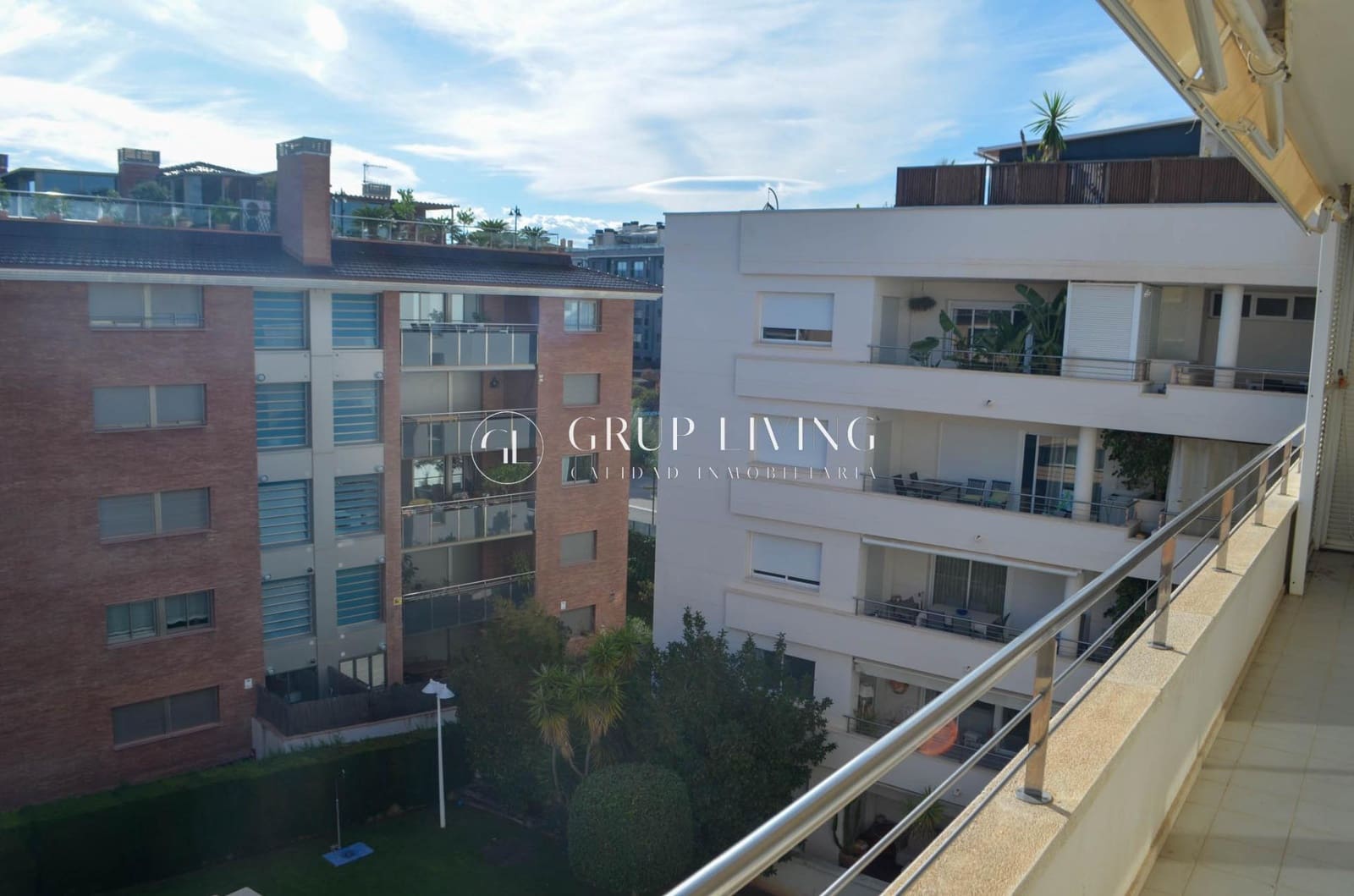 3 bedroom Flat for rent in Sitges with pool garage - € 1,550 (Ref: 6409587)