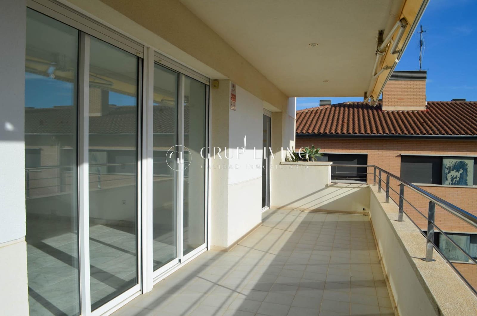 3 bedroom Flat for rent in Sitges with pool garage - € 1,550 (Ref: 6409587)