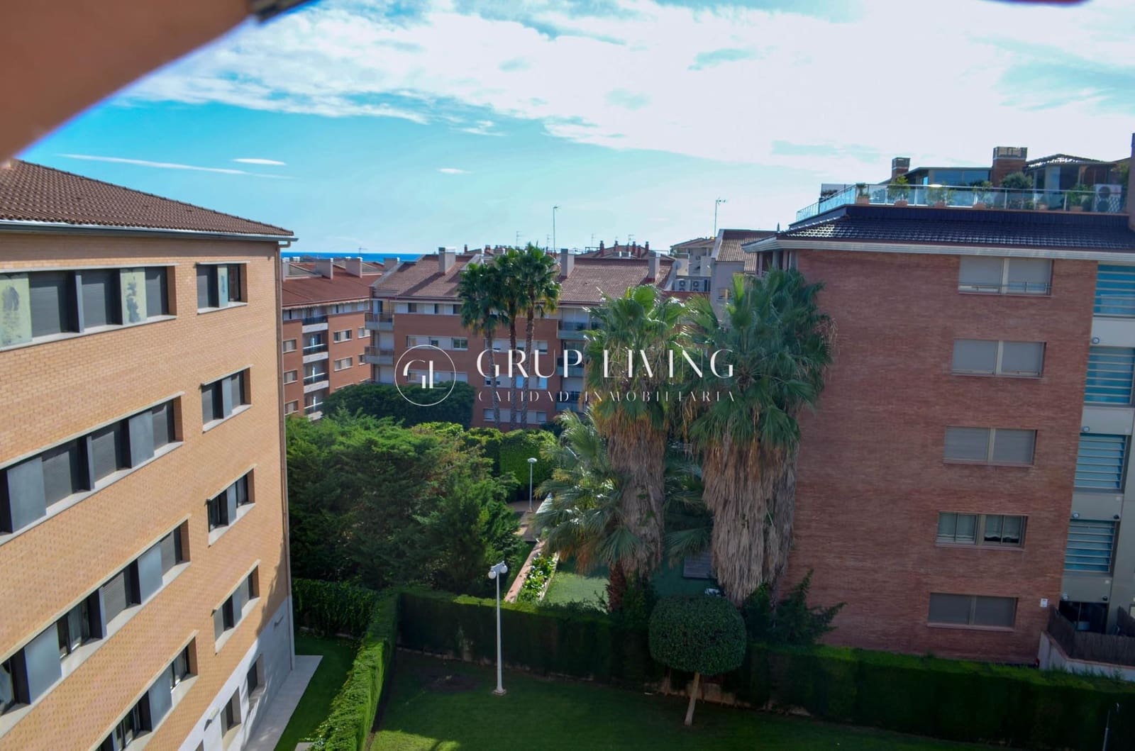 3 bedroom Flat for rent in Sitges with pool garage - € 1,550 (Ref: 6409587)