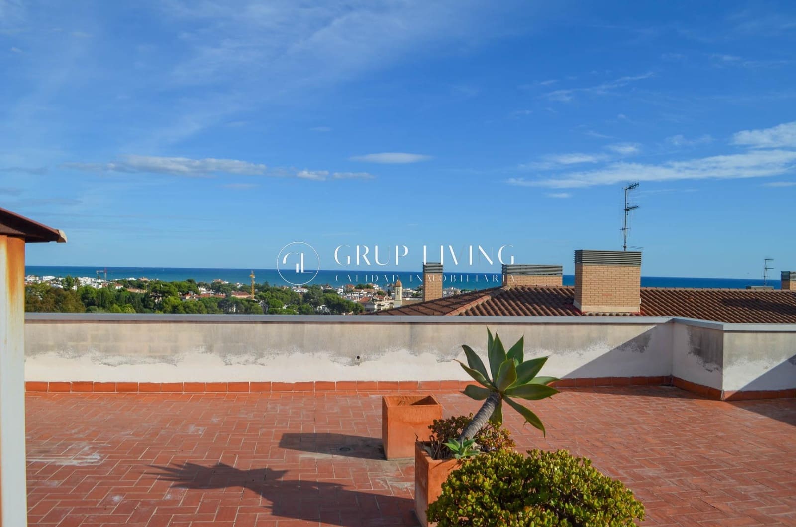 3 bedroom Flat for rent in Sitges with pool garage - € 1,550 (Ref: 6409587)