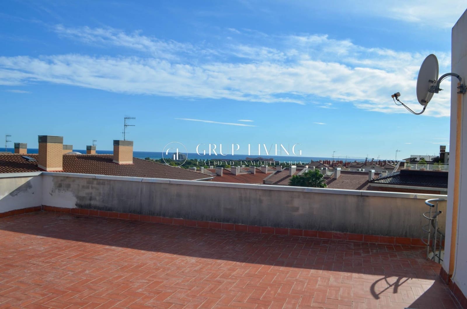 3 bedroom Flat for rent in Sitges with pool garage - € 1,550 (Ref: 6409587)