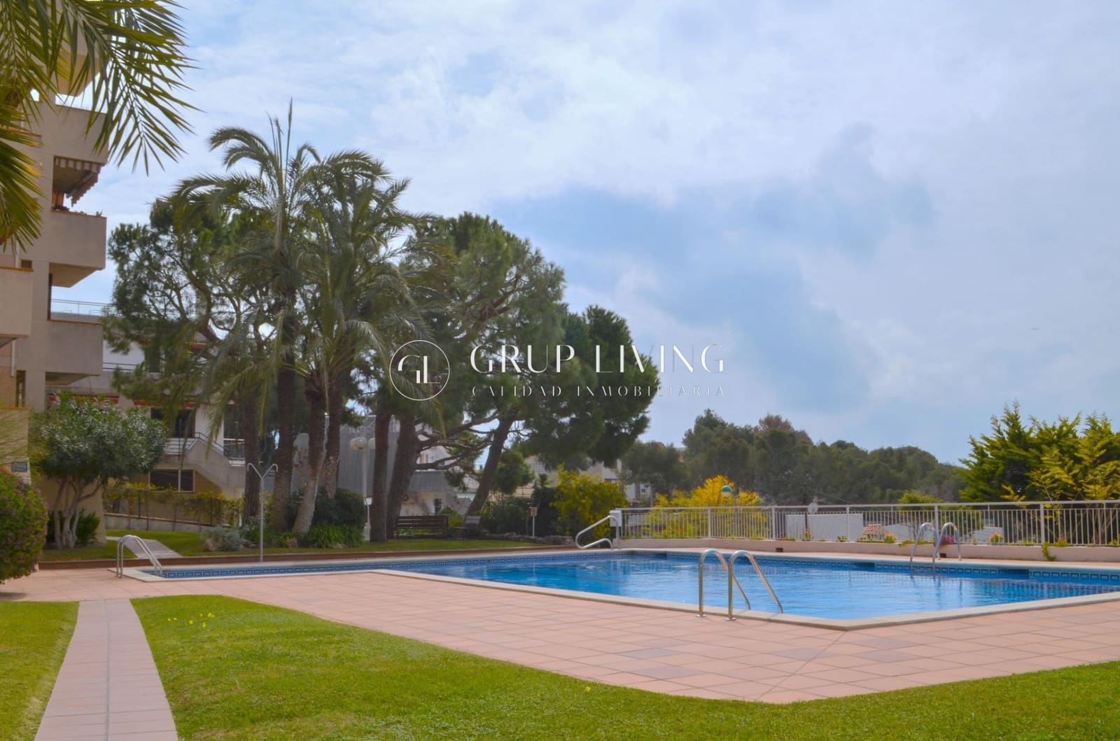 2 quarto Apartamento para arrendar em Sant Pere de Ribes com piscina garagem - 950 € (Ref: 7046755)